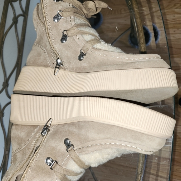 Dolce Vita Cozy Tan Shearling Women's Boots - Picture 2 of 5